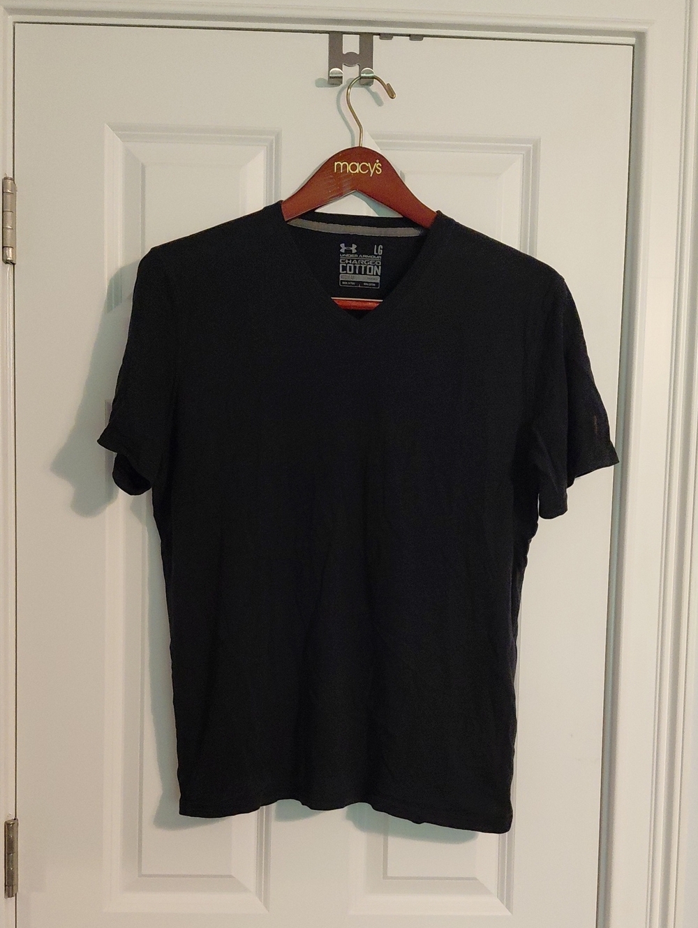 Under Armour Black V-Neck Short Sleeve Tee, Size L